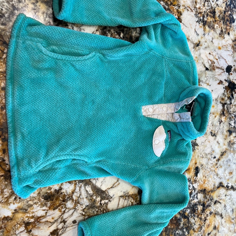 Girls Patagonia fleece.